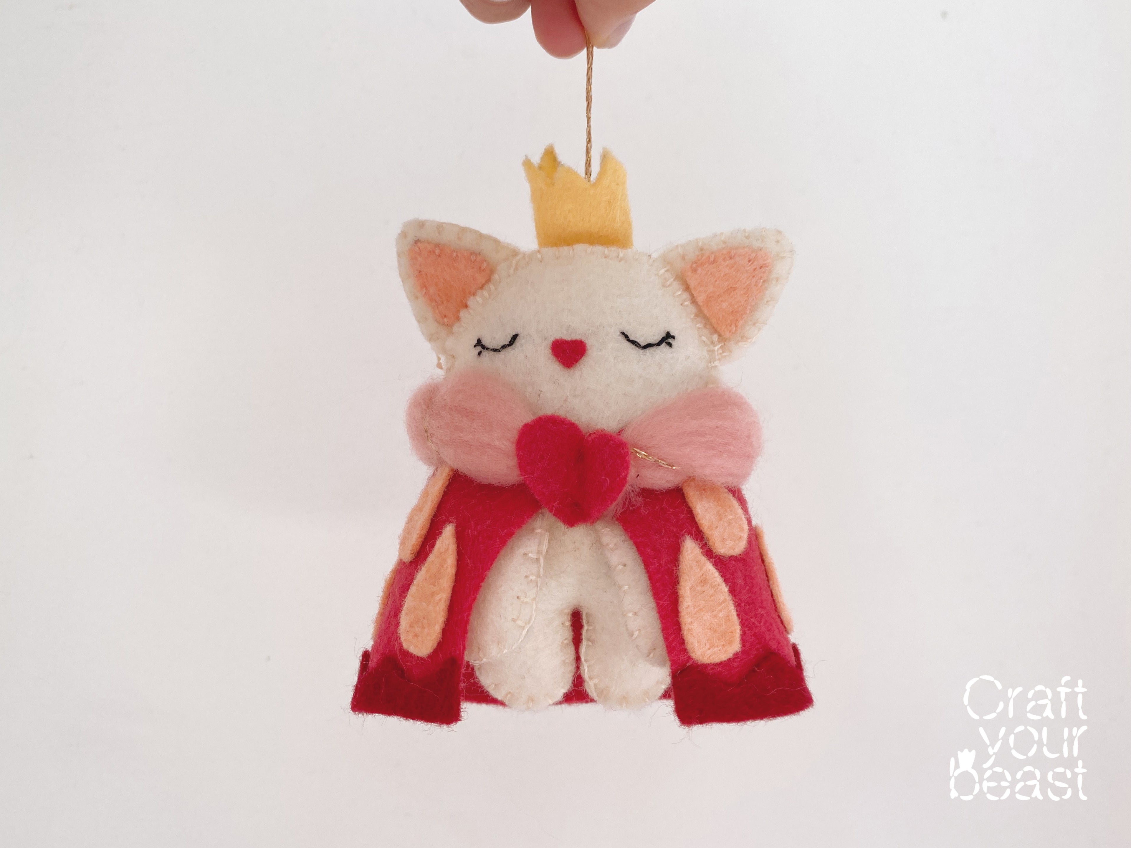 Patron de couture peluche chat princesse