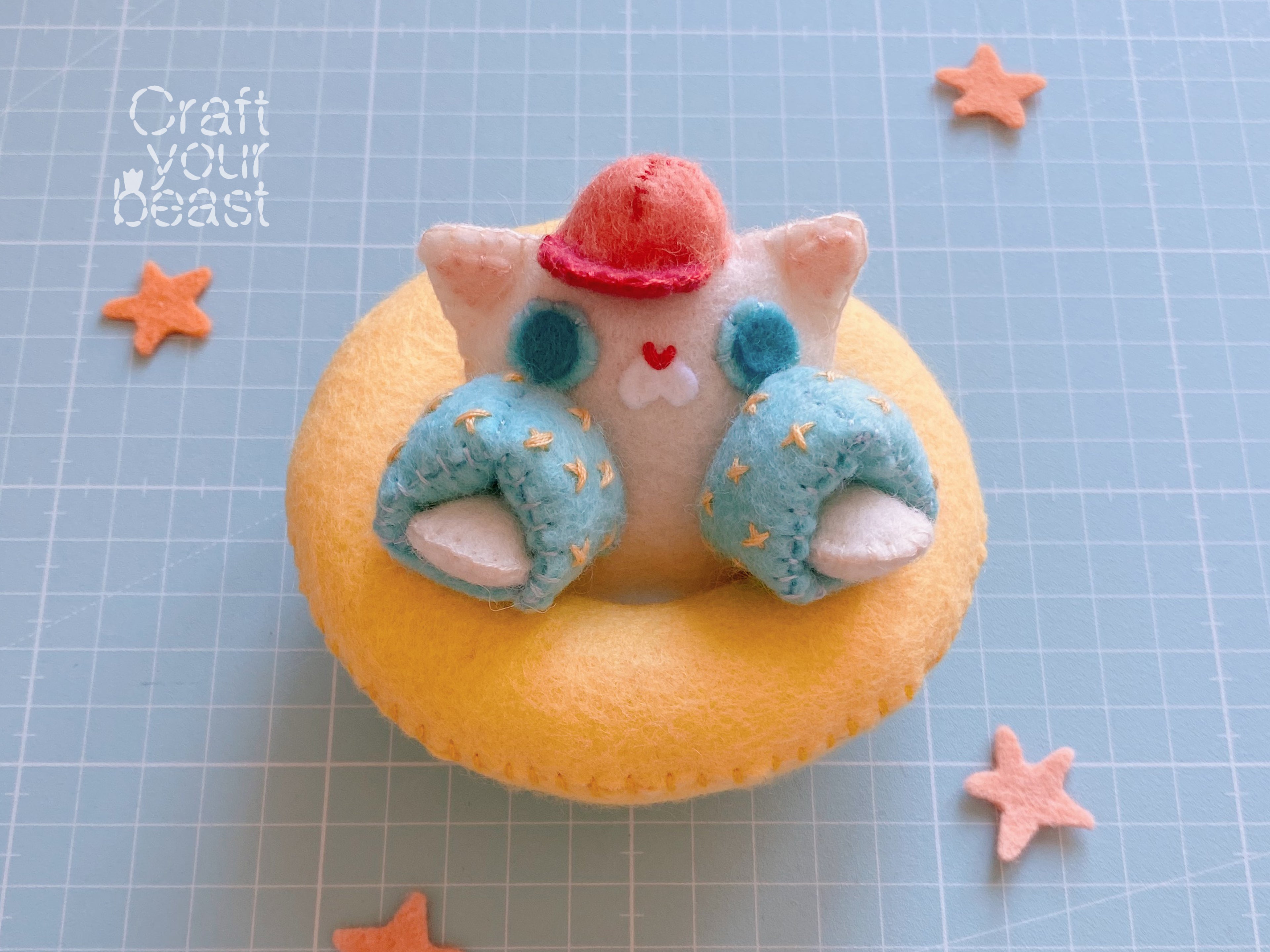 Patron de couture peluche chat bouée