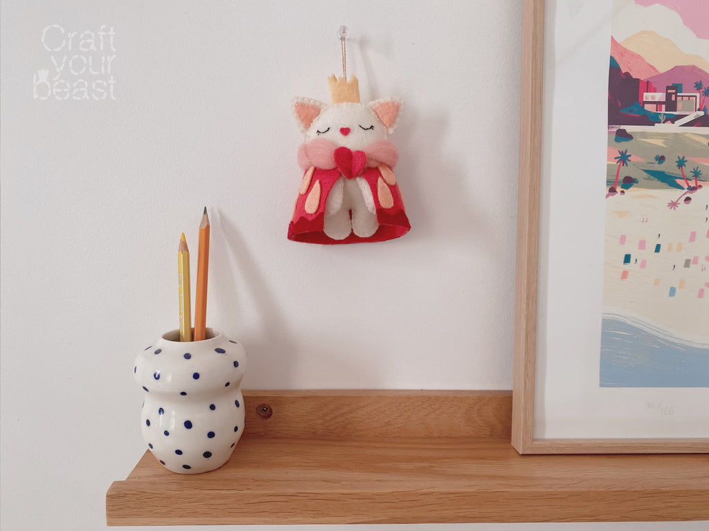 Patron de couture peluche chat princesse