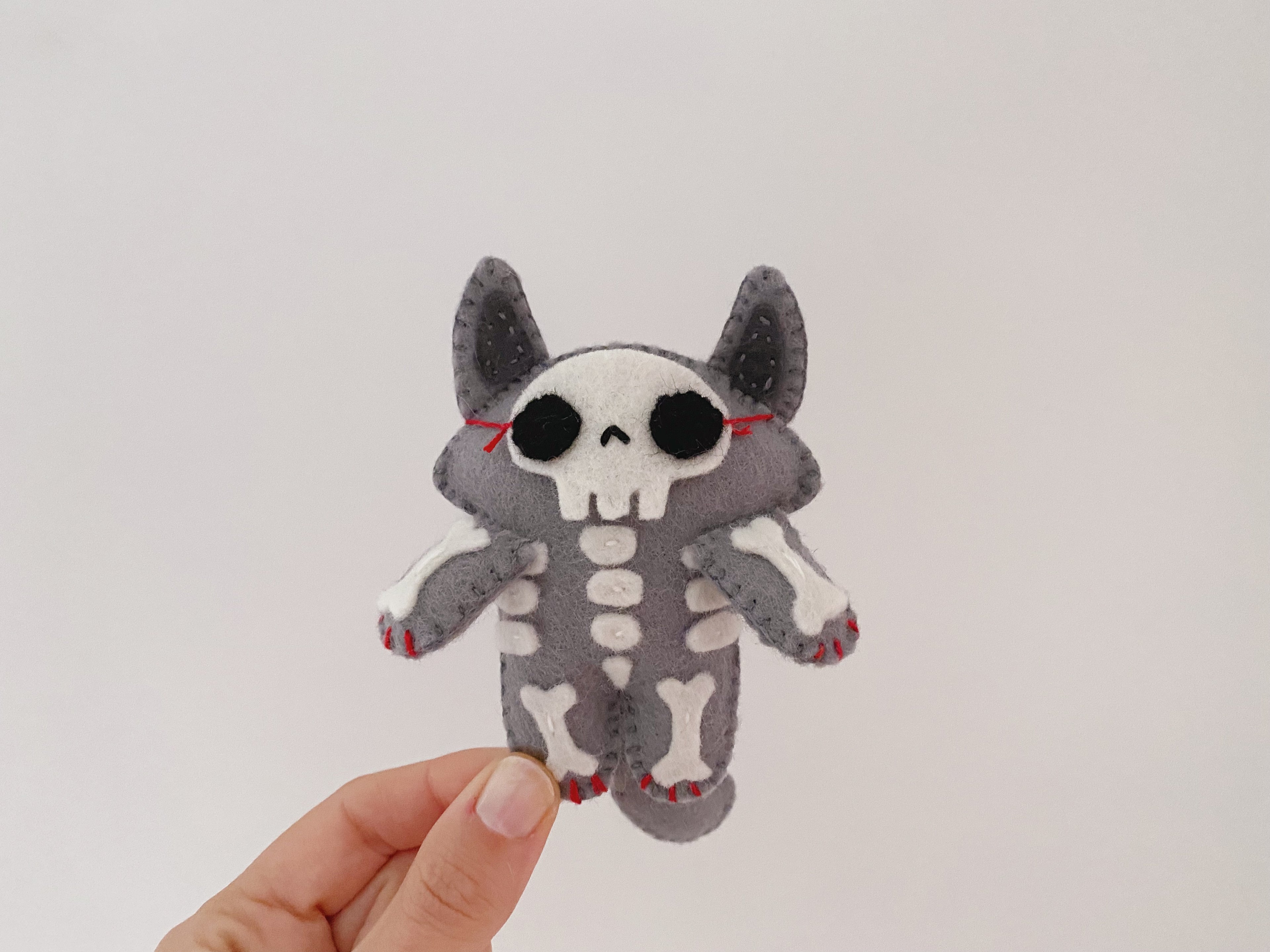 Patron de couture peluche loup squelette