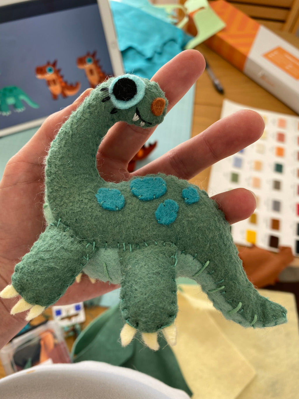 Patron Couture Peluche Dinosaure Diplodocus