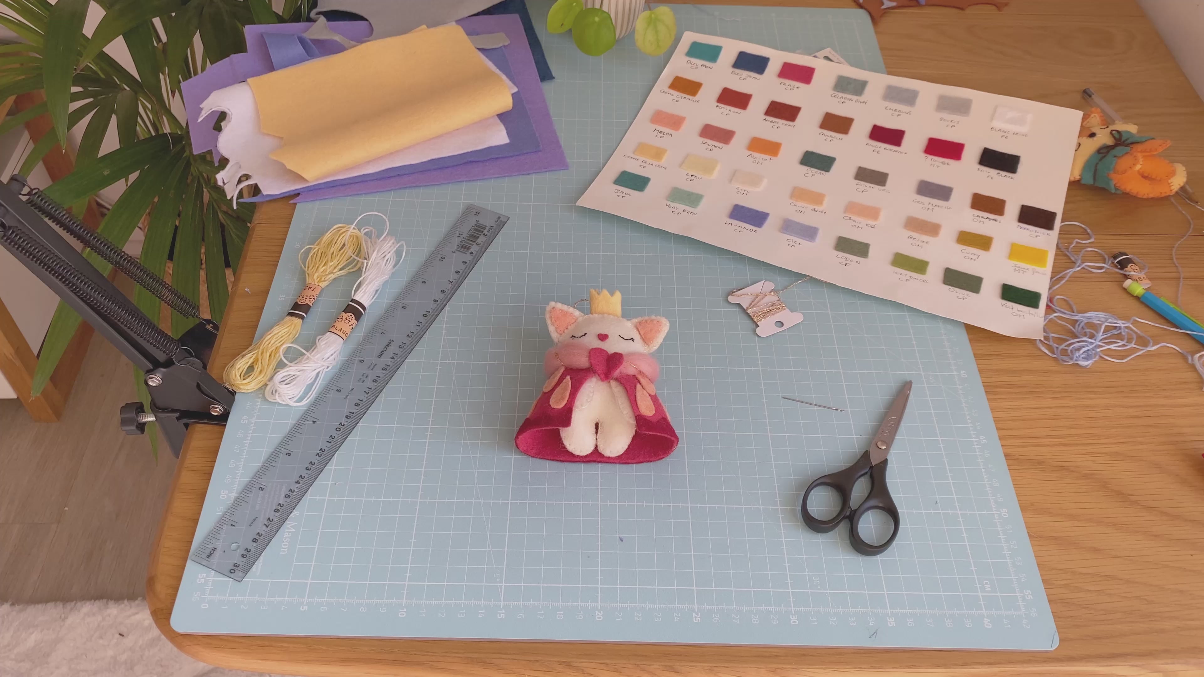 Patron de couture peluche chat princesse