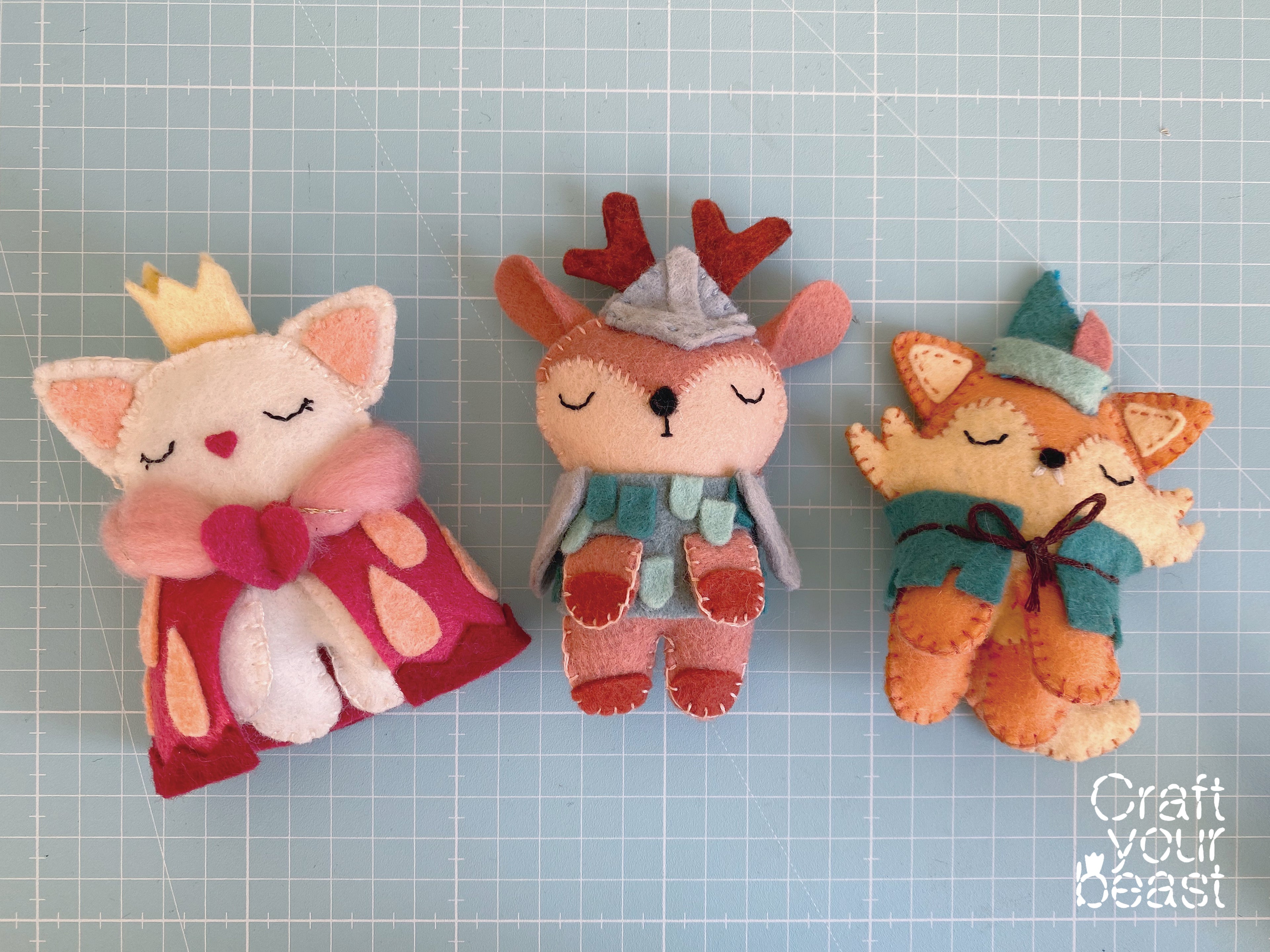 trois mini peluches en feutrine renard, cerf, chat de l'univers Craftyourbeast